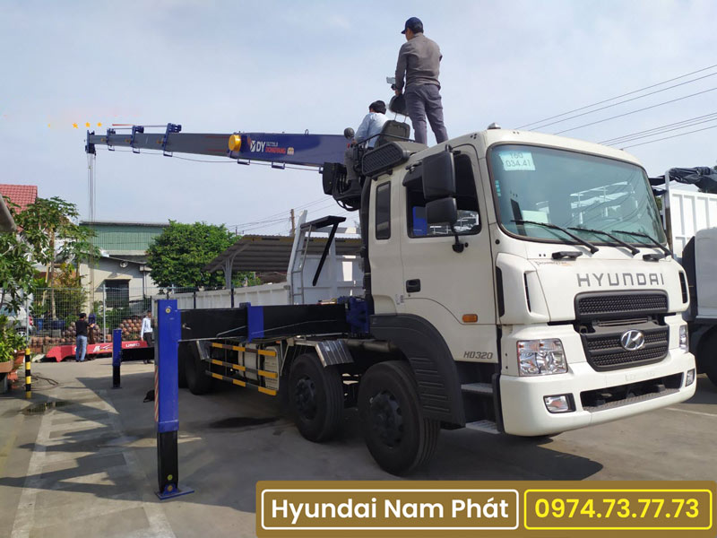 Xe Tải Hyundai HD320 Gắn Cẩu Dongyang 10 Tấn SS2725LB